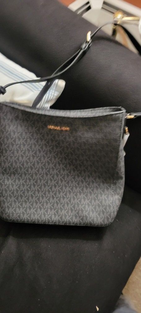 Michael Kors Jet Set Purse