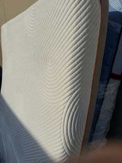 King tempurpedic supreme mattress (firm)