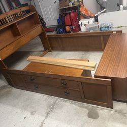 Full size bed - wood