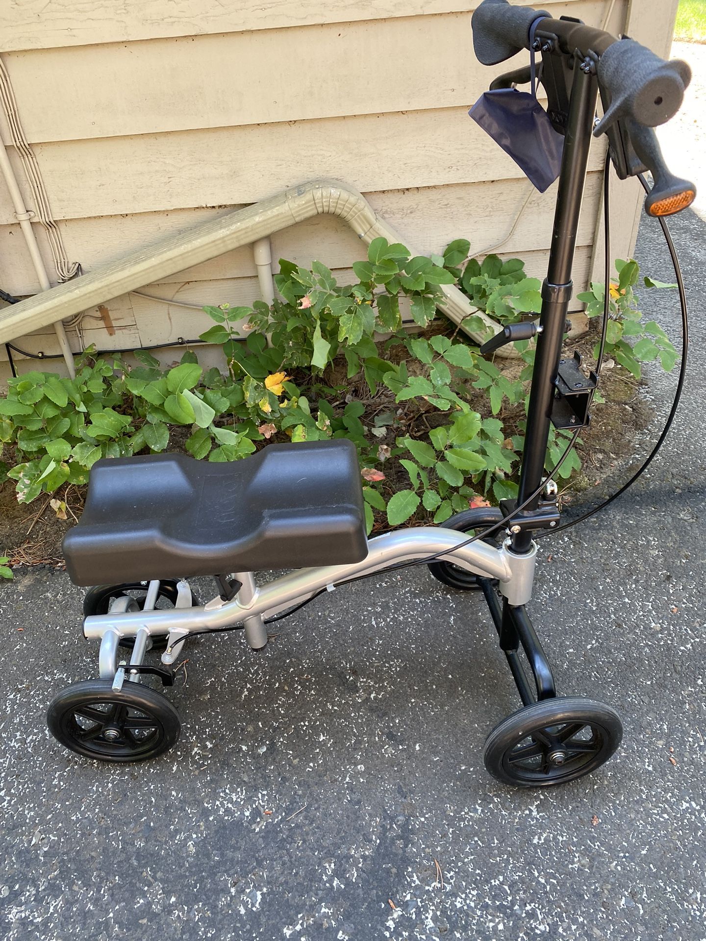 Nova Knee Scooter