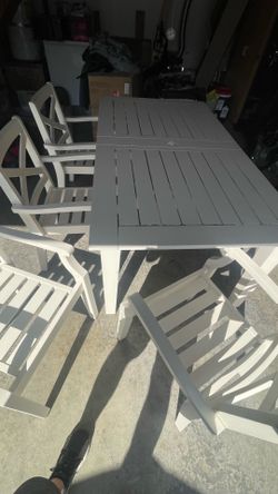 Outdoor Patio table by Pottery Barn & 6 Chairs