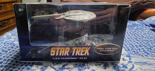 2010 Hot Wheels Star Trek USS Enterprise NX-01 Diecast