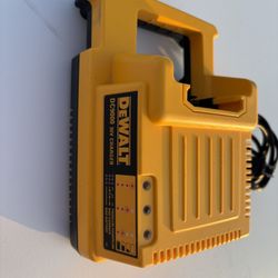 DeWalt DC9000 28V-36V Battery Charger (B)