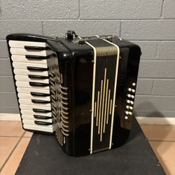 1950s Accordiana 12-Bass Piano Accordion