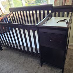Crib With Changing Table And Mattress 