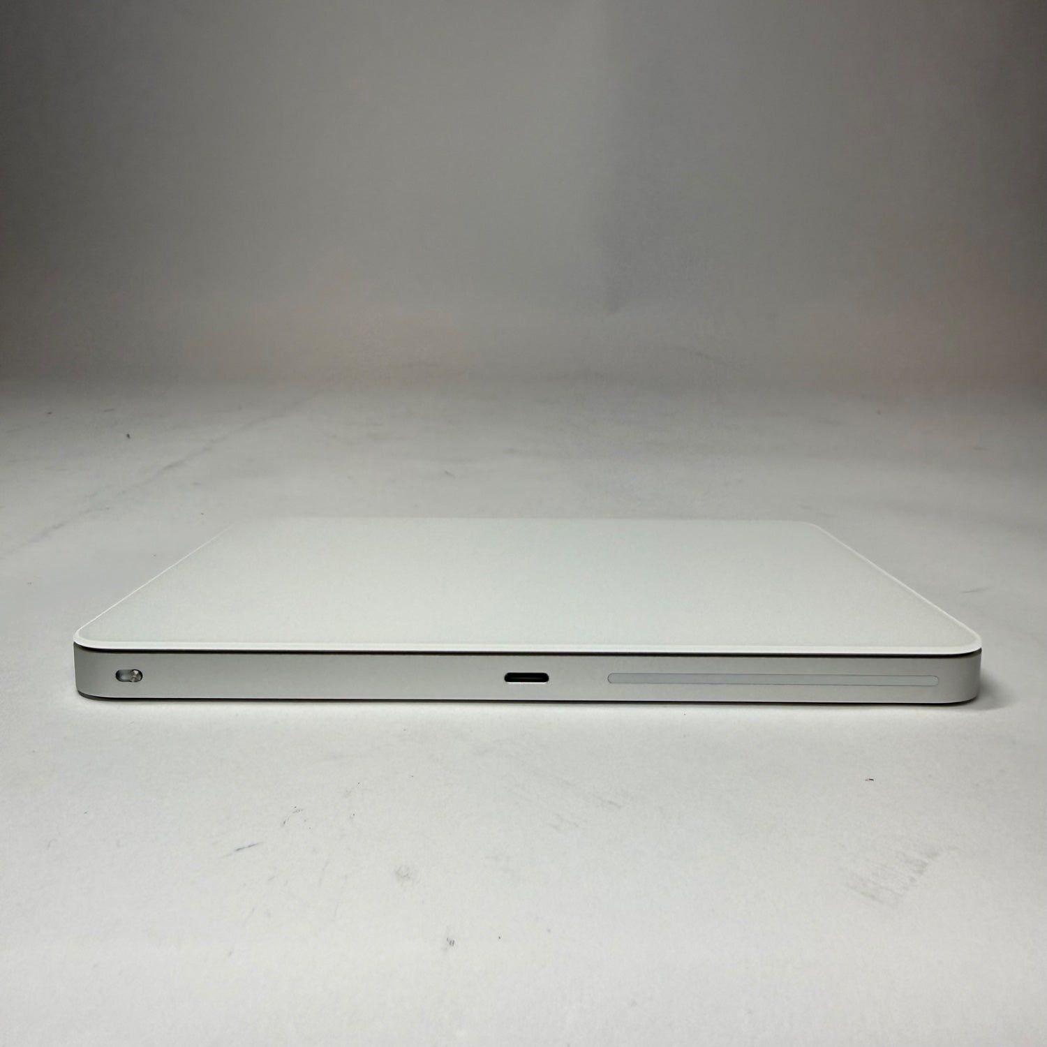 Apple Magic Trackpad A1535 Apple Magic Trackpad A1535 White 【公式