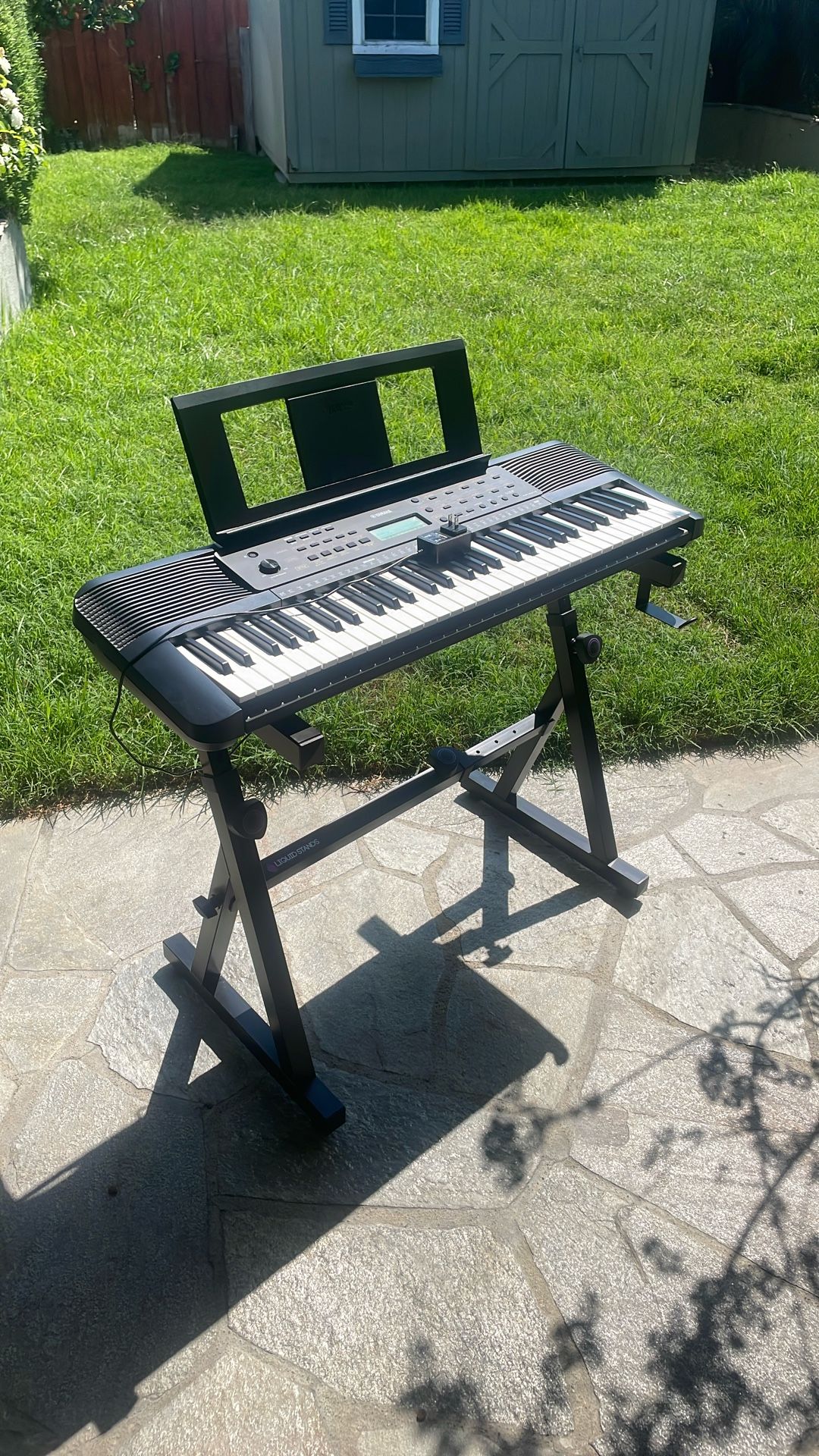 Yamaha PSR-E273 61-Key Portable Keyboard With Stand