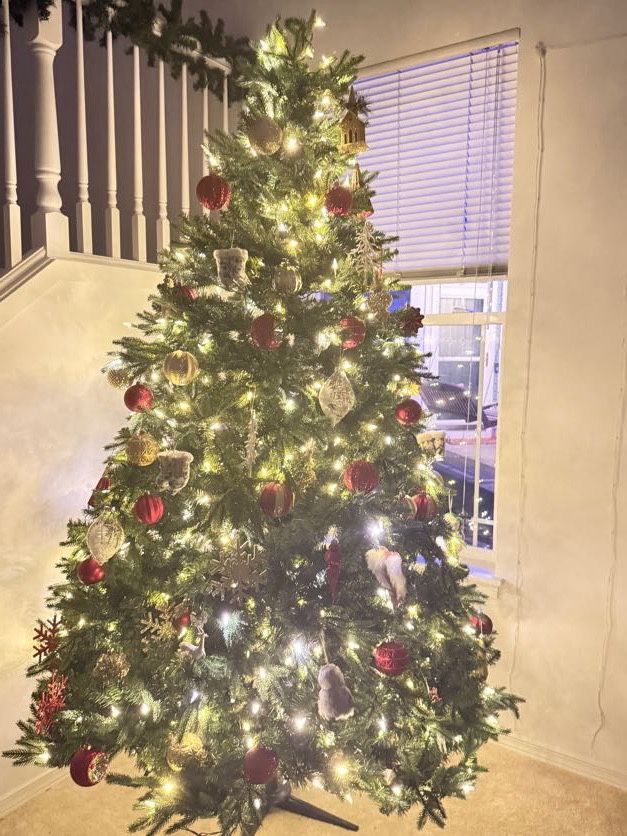 Pre Lit Christmas tree