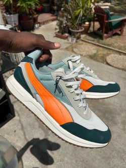 Puma Sneakers / Tennis Shoes