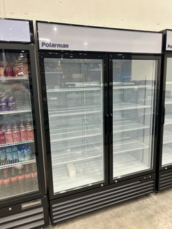 ❄️NSF Commercial 2 Door Beverage Merchandiser (Exhibidor de Bebidas)