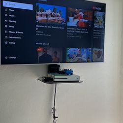 60” 4K LED LG SMART TV w Mount Included