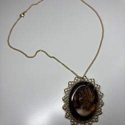 Cameo Pendant Brooch/necklace