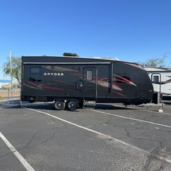 Winnebago Spyder 24FQ ToyHauler.  Haul SxS 14’ Garage