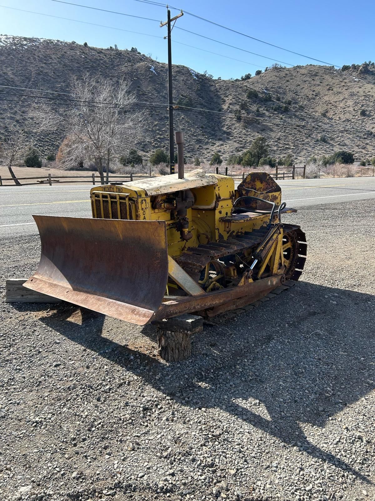 Antique Tractor / Bulldozer