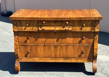 Vintage dresser