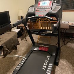 Sole F63 Treadmill 