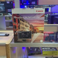 Canon Powershot SX740 HS With Bonus Bag 