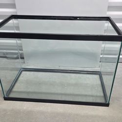 Glass Tank w/ Mesh Lid – Fish or Reptile (Moving Sale)