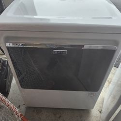 Maytag Washer And Dryer  Like New Condition