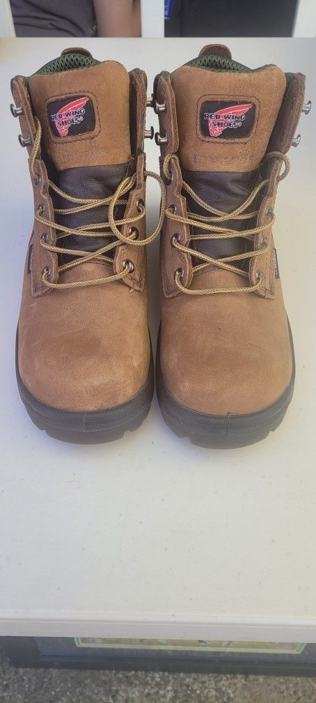 Red Wing Boots - BRAND NEW