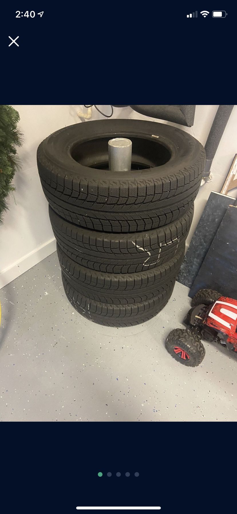 Michelin X Ice 225 65 17r  Snow Tires