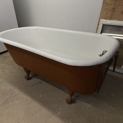 Vintage / antique Clawfoot Bathtub Porcelain Porcelain  Enamel Cast Iron tub 