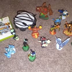 Xbox  360 Skylanders Game With Figurines (14)