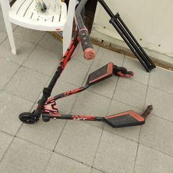 Flicker Lift Three Wheeler