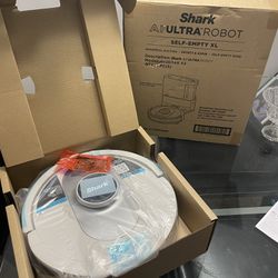 Shark AI Ultra Robot Vacuum Cleaner