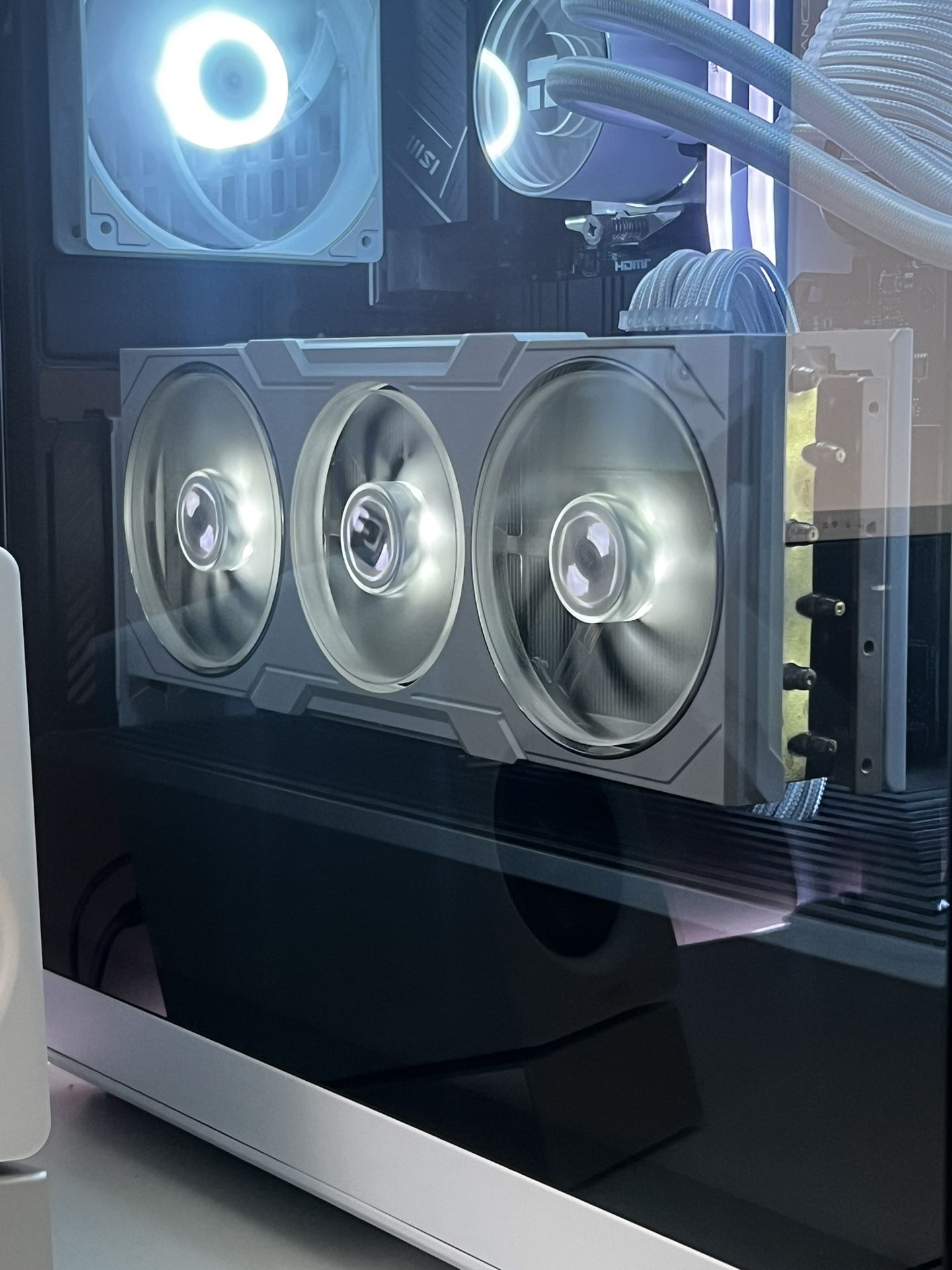 Rx7900xtx 24GB Hellhound Spectral White 