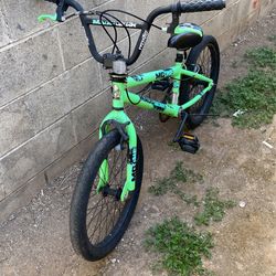 20” Madd Gear MGONE Green