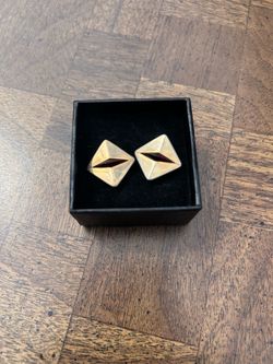 🎩✨ Vintage Silver-Tone Geometric Pyramid Cufflinks — Red Stone Inlay | $22