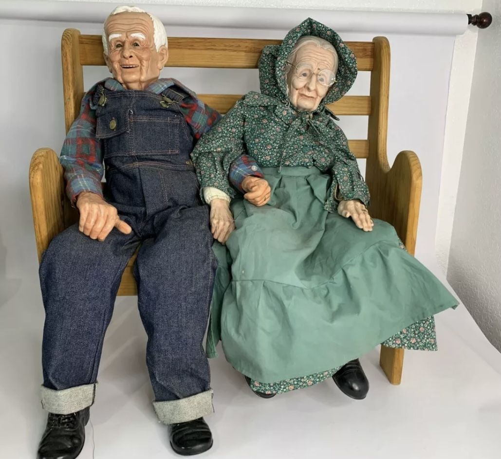 Adorable Vintage William Wallace Jr Grandma & Grandpa Porcelain Dolls with Bench