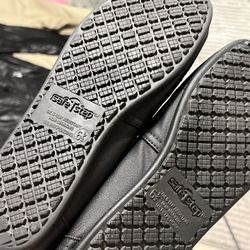 Non Slip Work Shoes  Woman Size 61/2