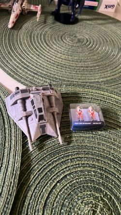 Star Wars micro galaxy squadron snowspeeder with two pilots