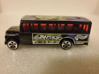 1998 HOT WHEELS GRAPHICS TEAM BLACK 3 1/8" DIECAST SCHOOL BUS W/ PURPLE & YELLOW