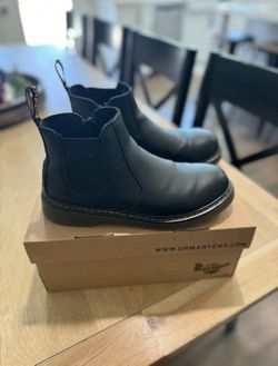 Dr Martens Chelsea Boot- Youth Size 7 Women
