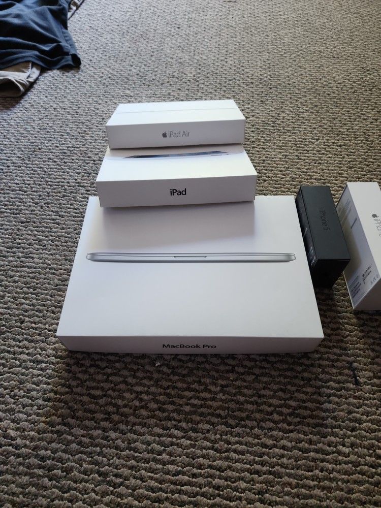 Empty Boxes Macpro Ipad Air And Ipad Iphone 5 And Iphone 6 Pl I s