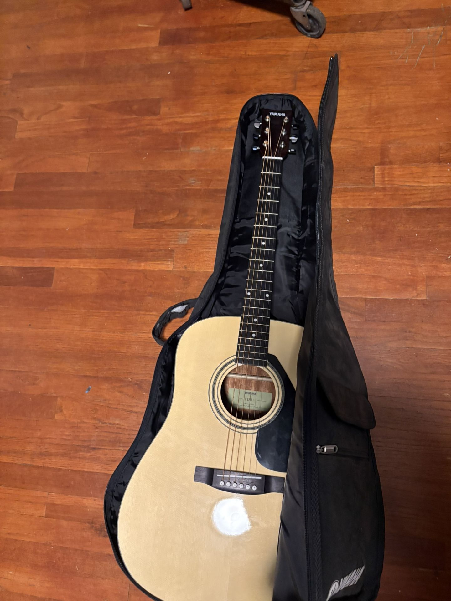 Yamaha Acoustic Guitar