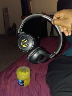 JBL Wireless Headphones