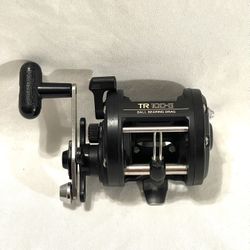 Only Used Once Like New Shimano (TR-100G) Graphite Frame Heavy Action, Deep Sea Fishing Reel. Retails for $100.