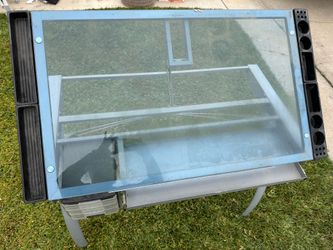 Art table