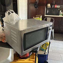 Microwave – Works Perfect – Cheap & Ready to Go