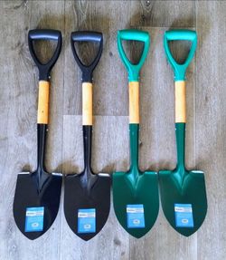 New 27 inch garden shovels 🪏