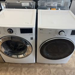LG FRONT LOADER WASHER AND DRYER SET. 