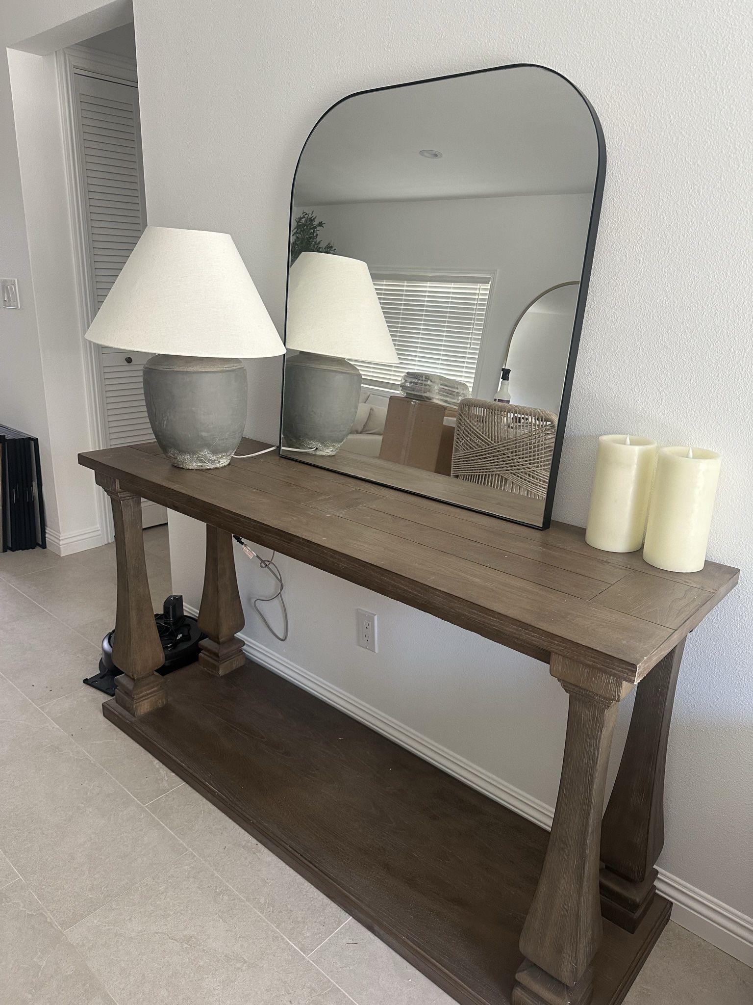Console And Coffee Table