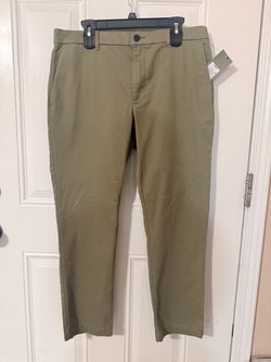 olive green chino pants #menswear #chino