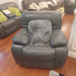 *Weekly Feature!!!*---Sophisticated Madrid Gray Leather Reclining 3 Piece Sets---Delivery And Financing Available🤠