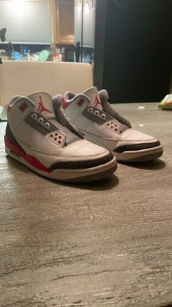 Air Jordan 3 Fire Red Sneakers