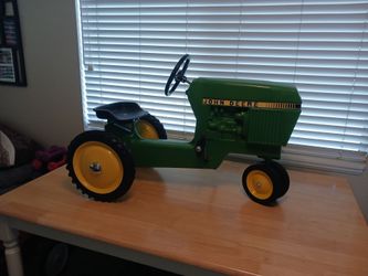John Deere pedal tractor